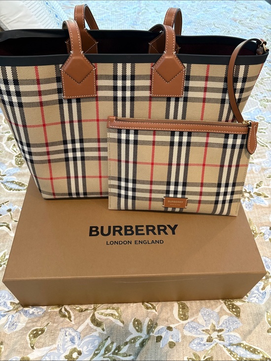 Burberry Handbags - Burberry Small London Tote
